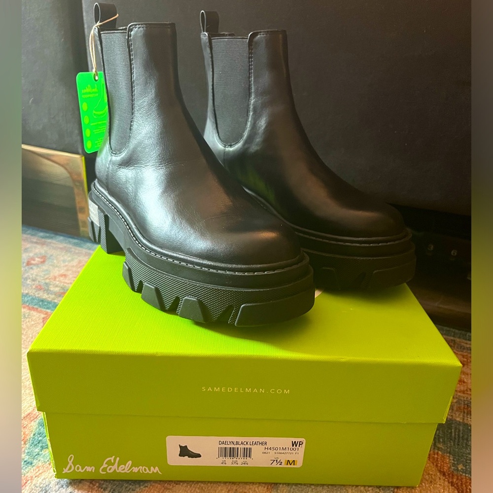 Brand New w/ Tags Sam Edelman Daelyn Women Leather Lug Sole Ankle Boots Size 7.5